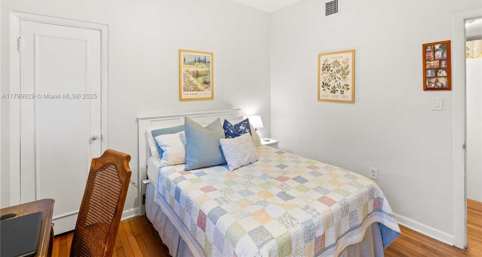 Small Image of 425 CADAGUA AVE, Coral Gables Number 30