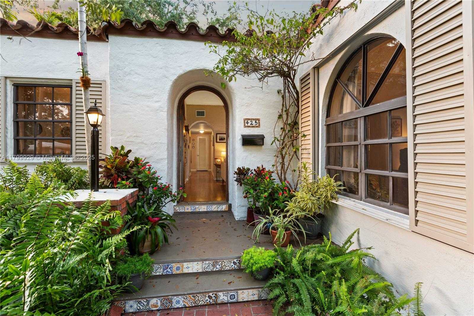 Small Image of 425 CADAGUA AVE, Coral Gables Number 31