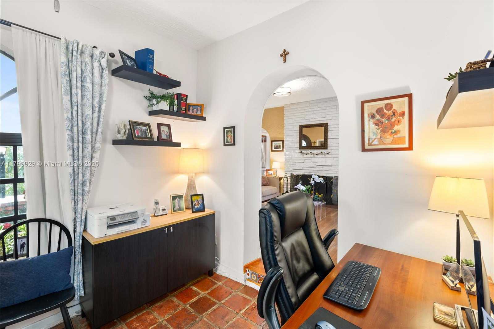 Small Image of 425 CADAGUA AVE, Coral Gables Number 9