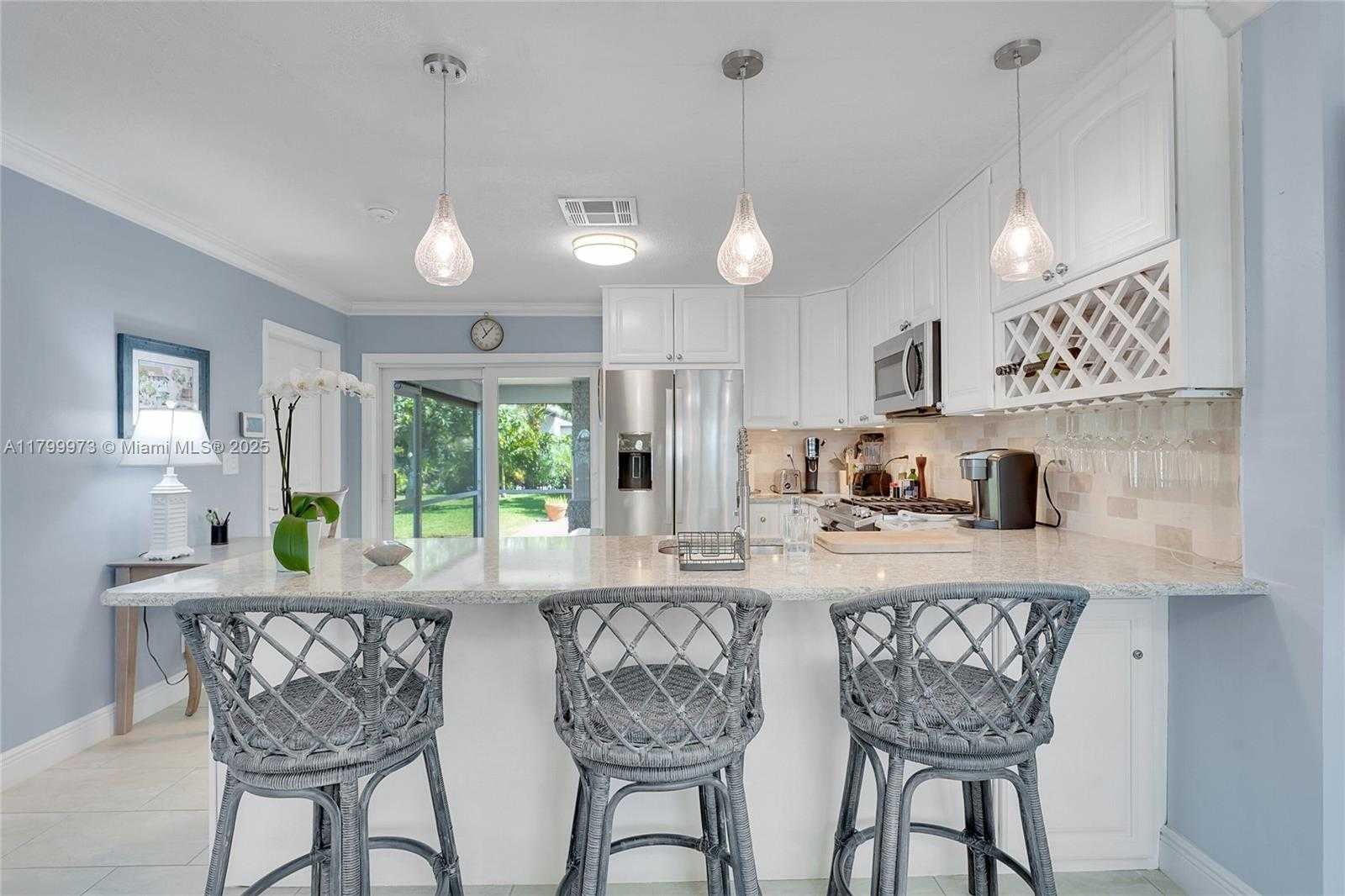 Small Image of 121 TACOMA LN, Palm Beach Shores Number 11
