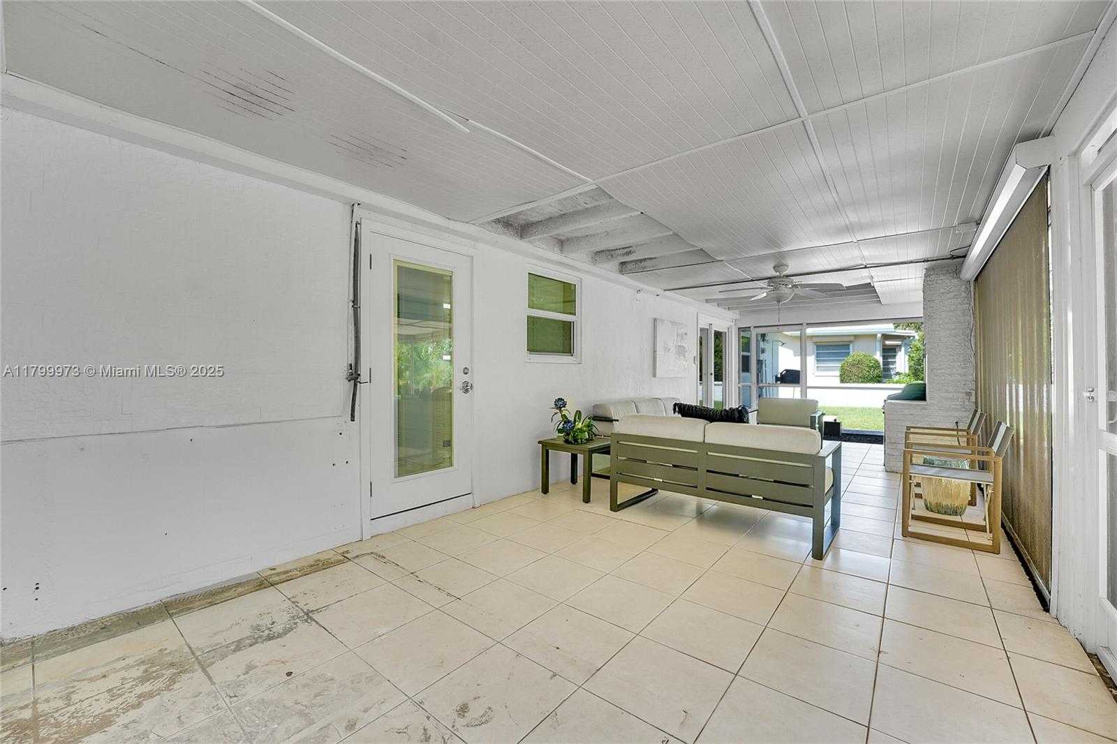 Small Image of 121 TACOMA LN, Palm Beach Shores Number 34