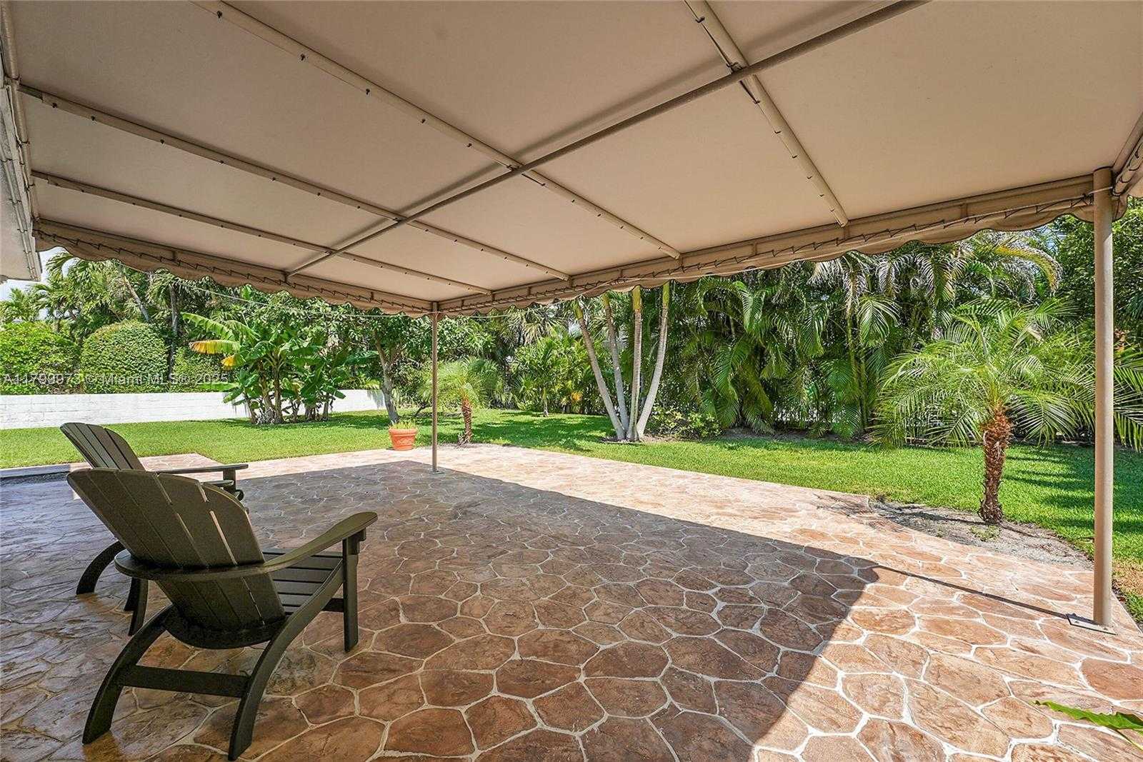 Small Image of 121 TACOMA LN, Palm Beach Shores Number 37