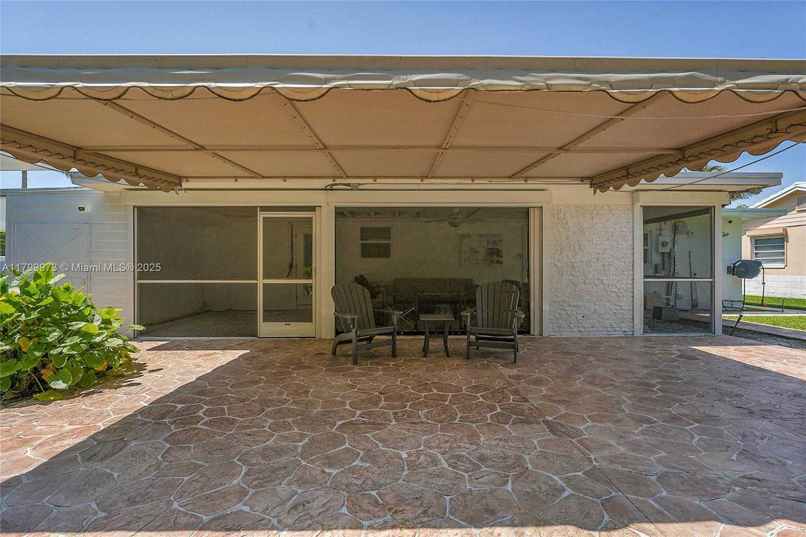 Small Image of 121 TACOMA LN, Palm Beach Shores Number 38