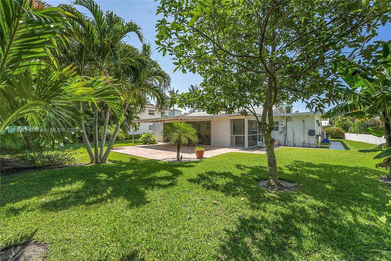 Small Image of 121 TACOMA LN, Palm Beach Shores Number 40