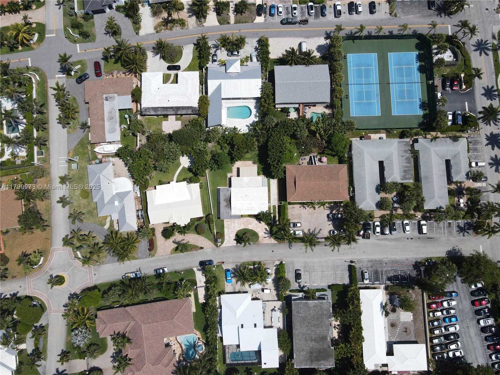 Small Image of 121 TACOMA LN, Palm Beach Shores Number 46