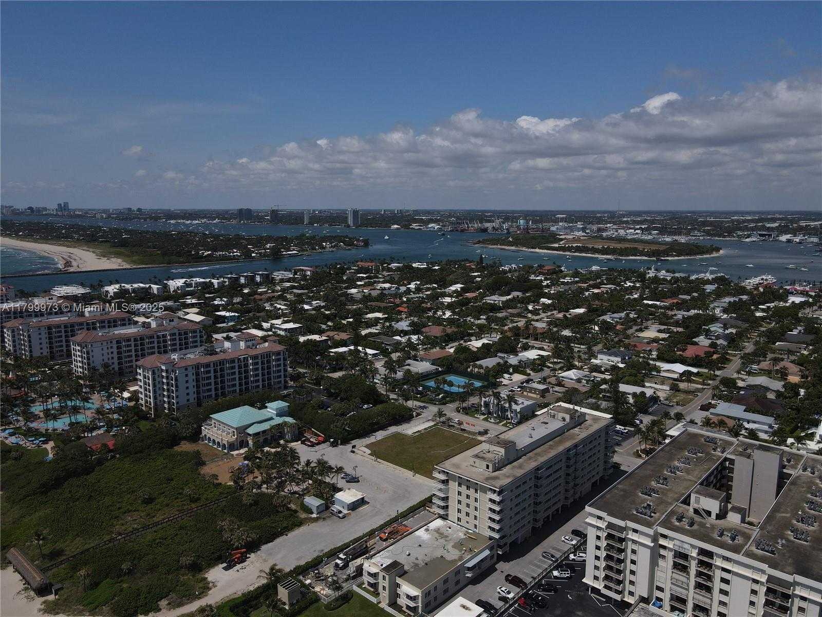 Small Image of 121 TACOMA LN, Palm Beach Shores Number 53