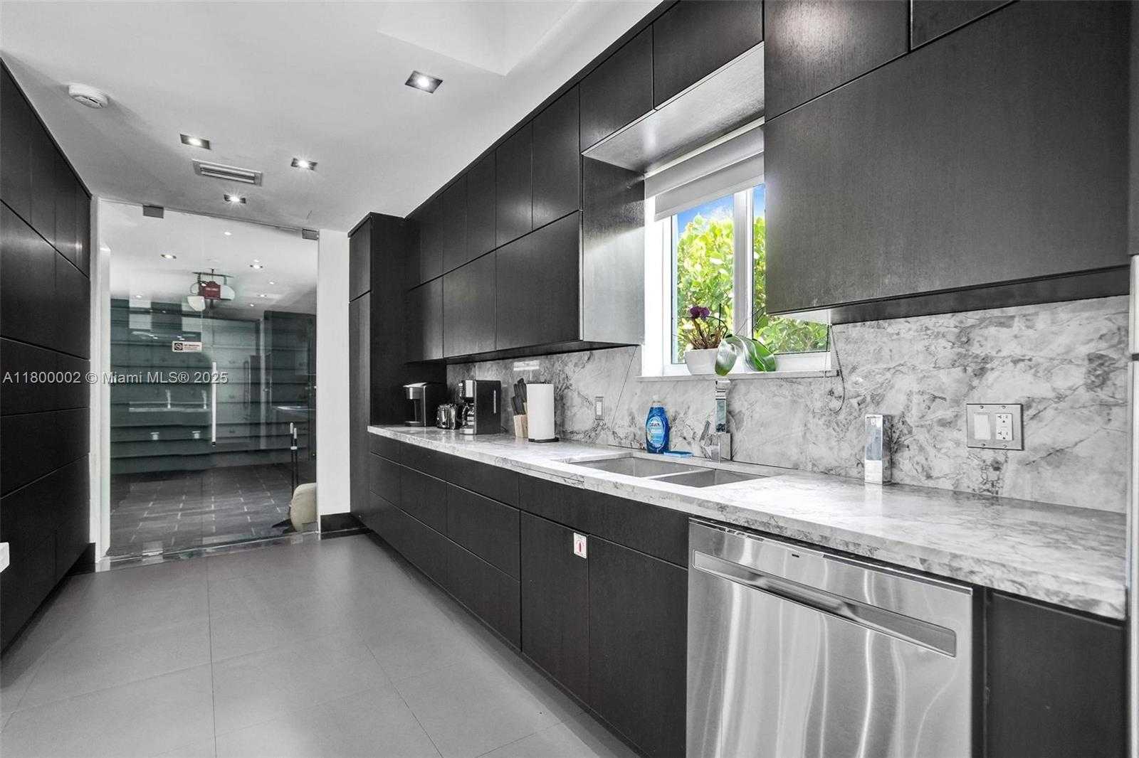 Small Image of 2612 KEY LARGO LN, Fort Lauderdale Number 25