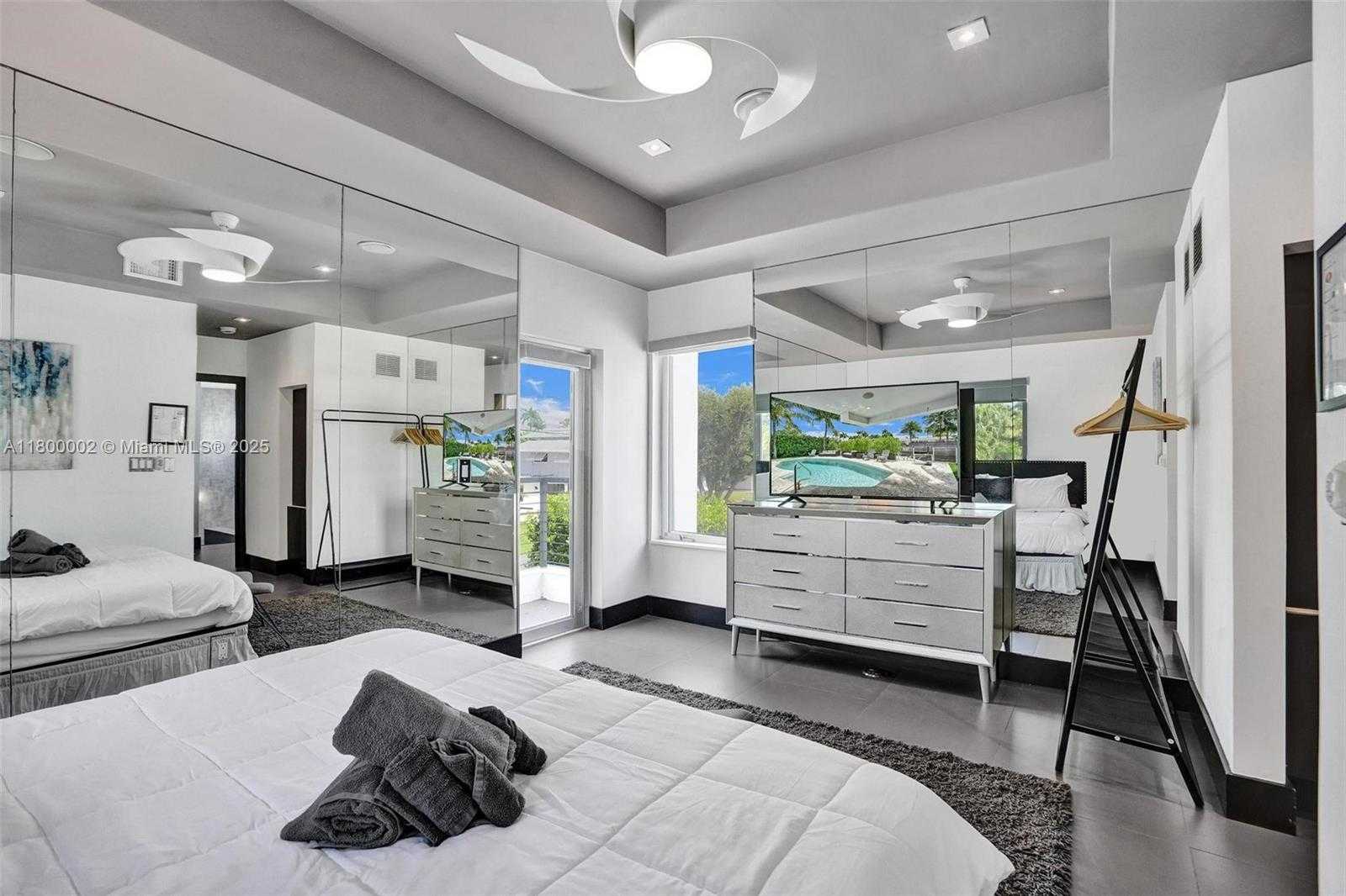Small Image of 2612 KEY LARGO LN, Fort Lauderdale Number 49