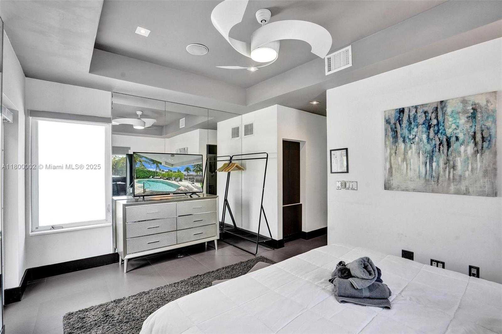 Small Image of 2612 KEY LARGO LN, Fort Lauderdale Number 50