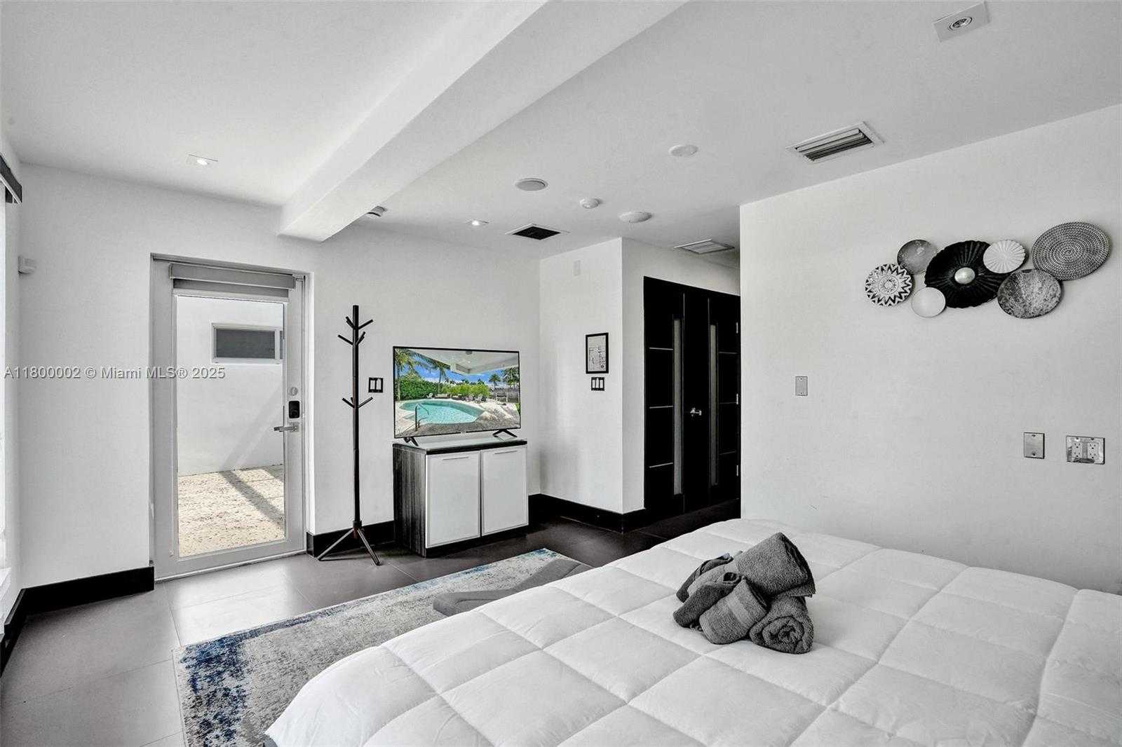 Small Image of 2612 KEY LARGO LN, Fort Lauderdale Number 55