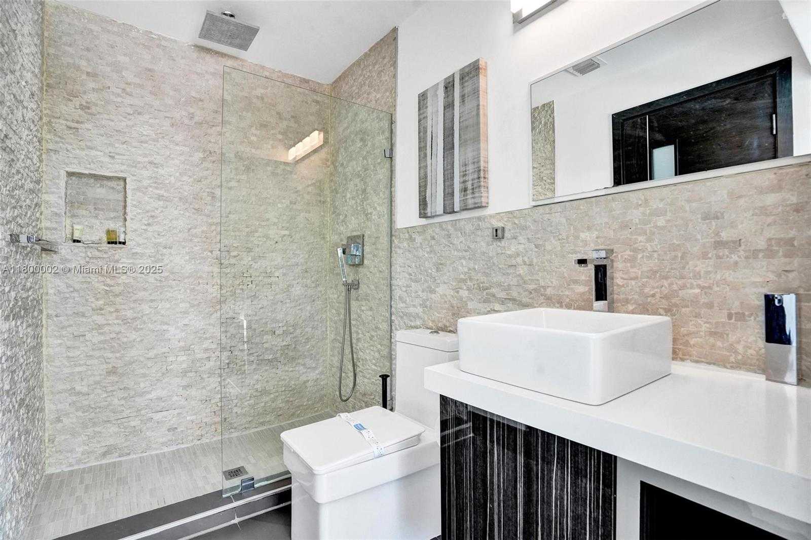 Small Image of 2612 KEY LARGO LN, Fort Lauderdale Number 64