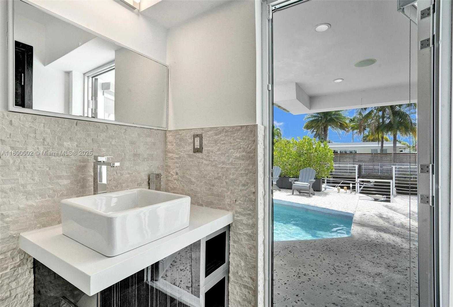Small Image of 2612 KEY LARGO LN, Fort Lauderdale Number 65