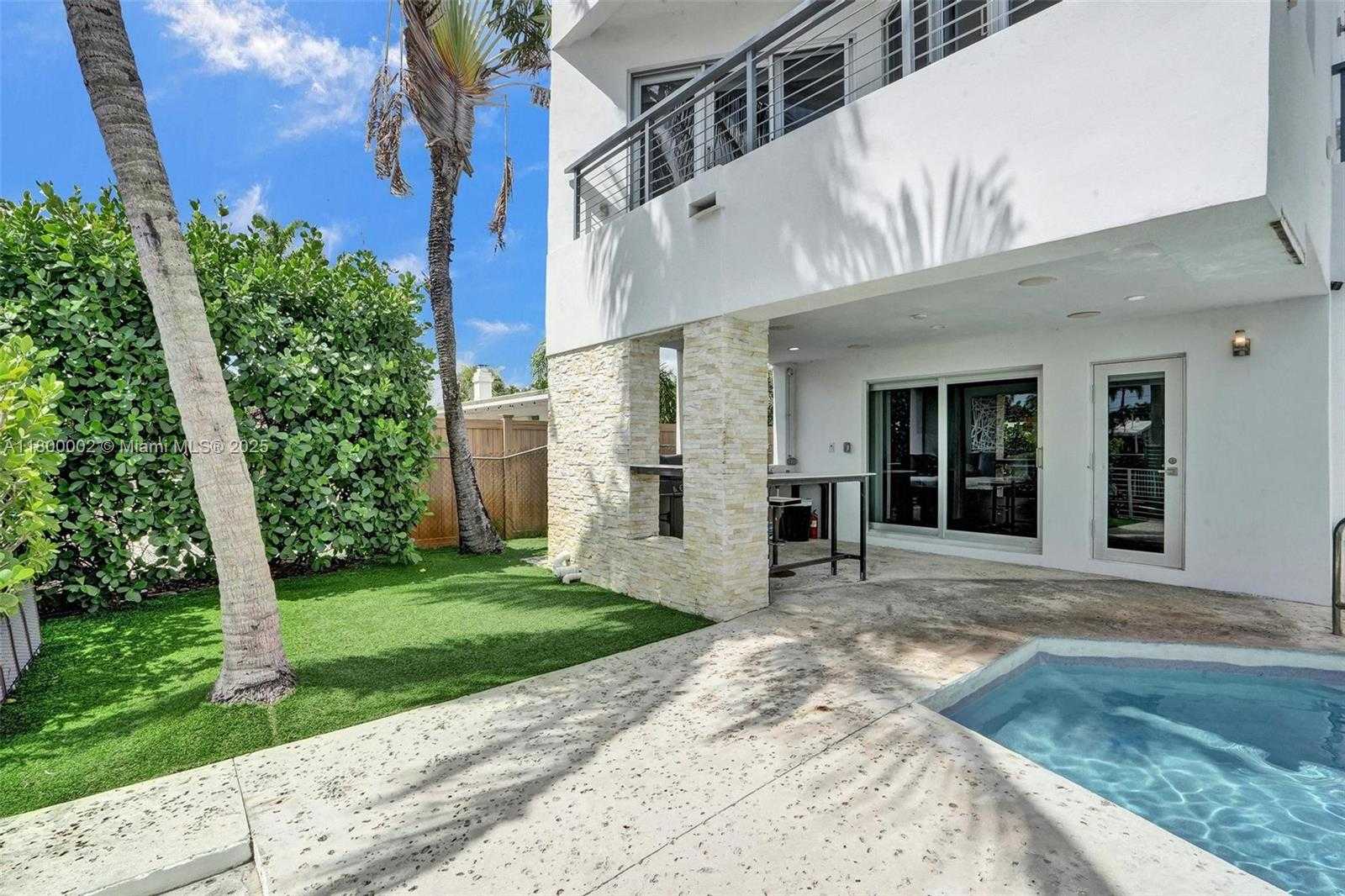 Small Image of 2612 KEY LARGO LN, Fort Lauderdale Number 69