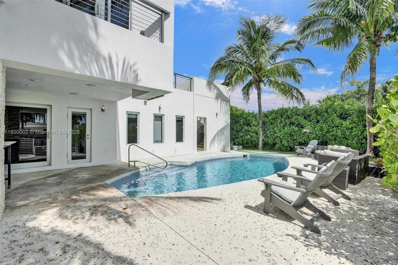 Small Image of 2612 KEY LARGO LN, Fort Lauderdale Number 74