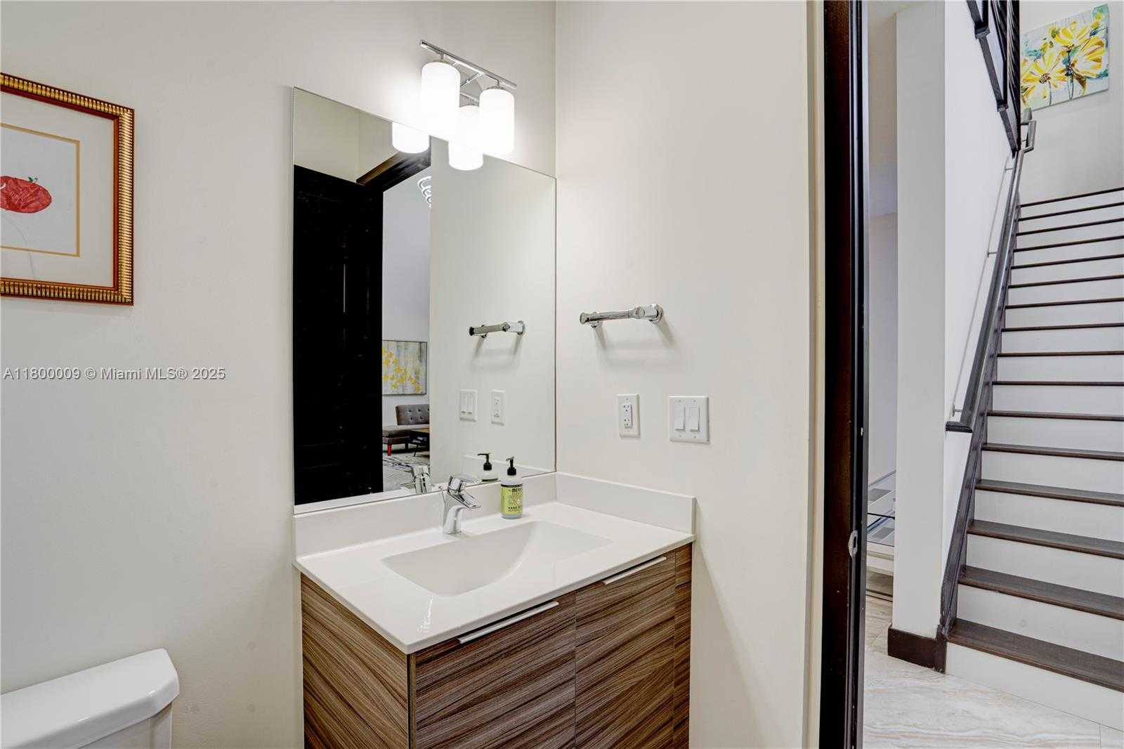 Small Image of 9015 NORTH WEST 161ST TER, Miami Lakes Number 38