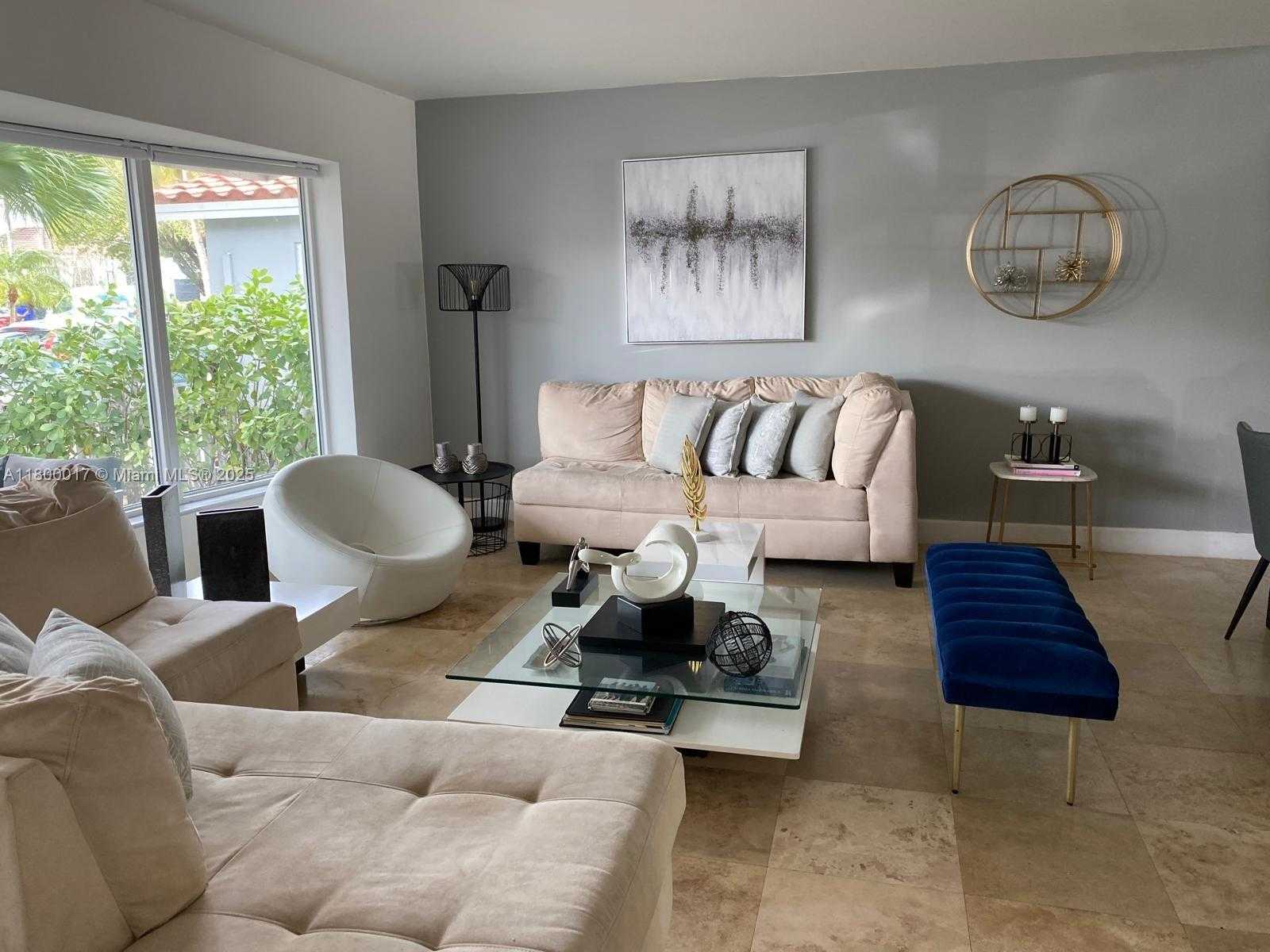Small Image of 1103 WASHINGTON ST, Hollywood Number 10