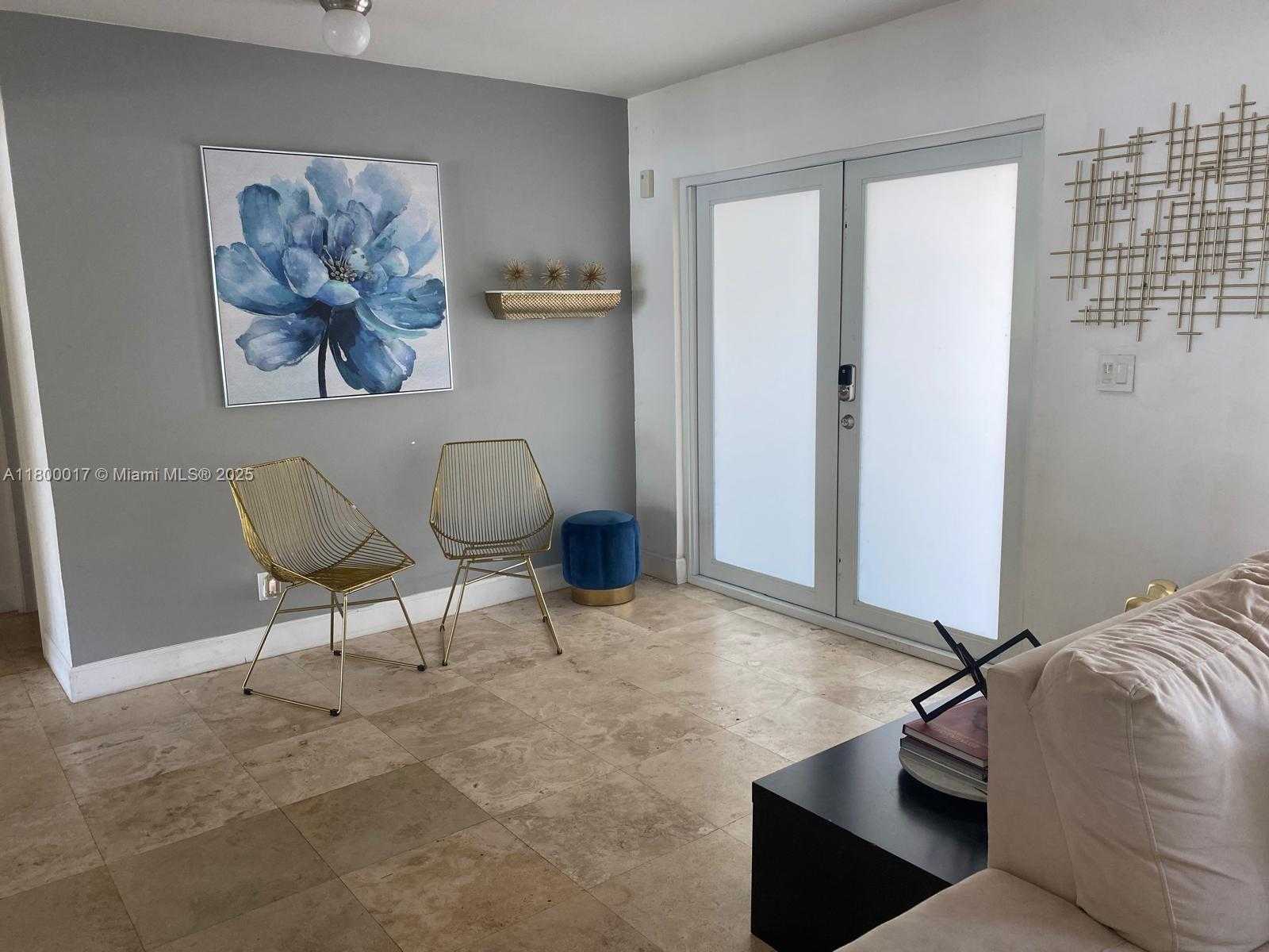 Small Image of 1103 WASHINGTON ST, Hollywood Number 17
