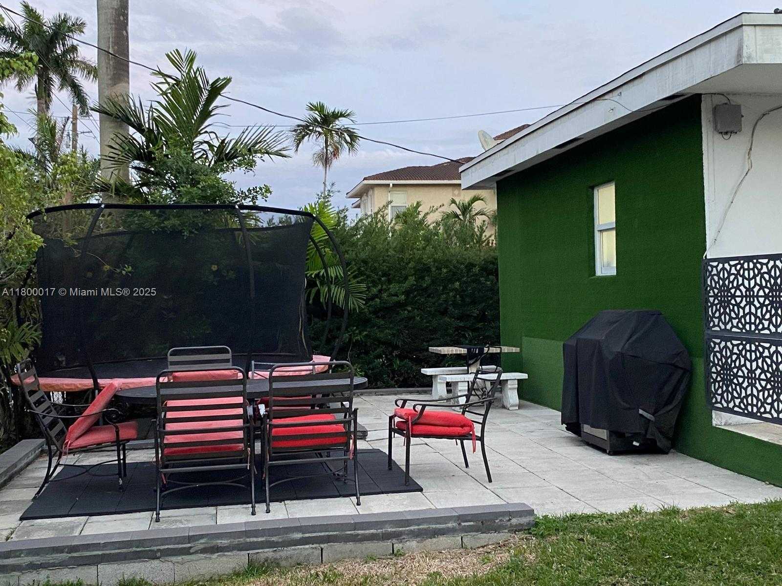 Small Image of 1103 WASHINGTON ST, Hollywood Number 20