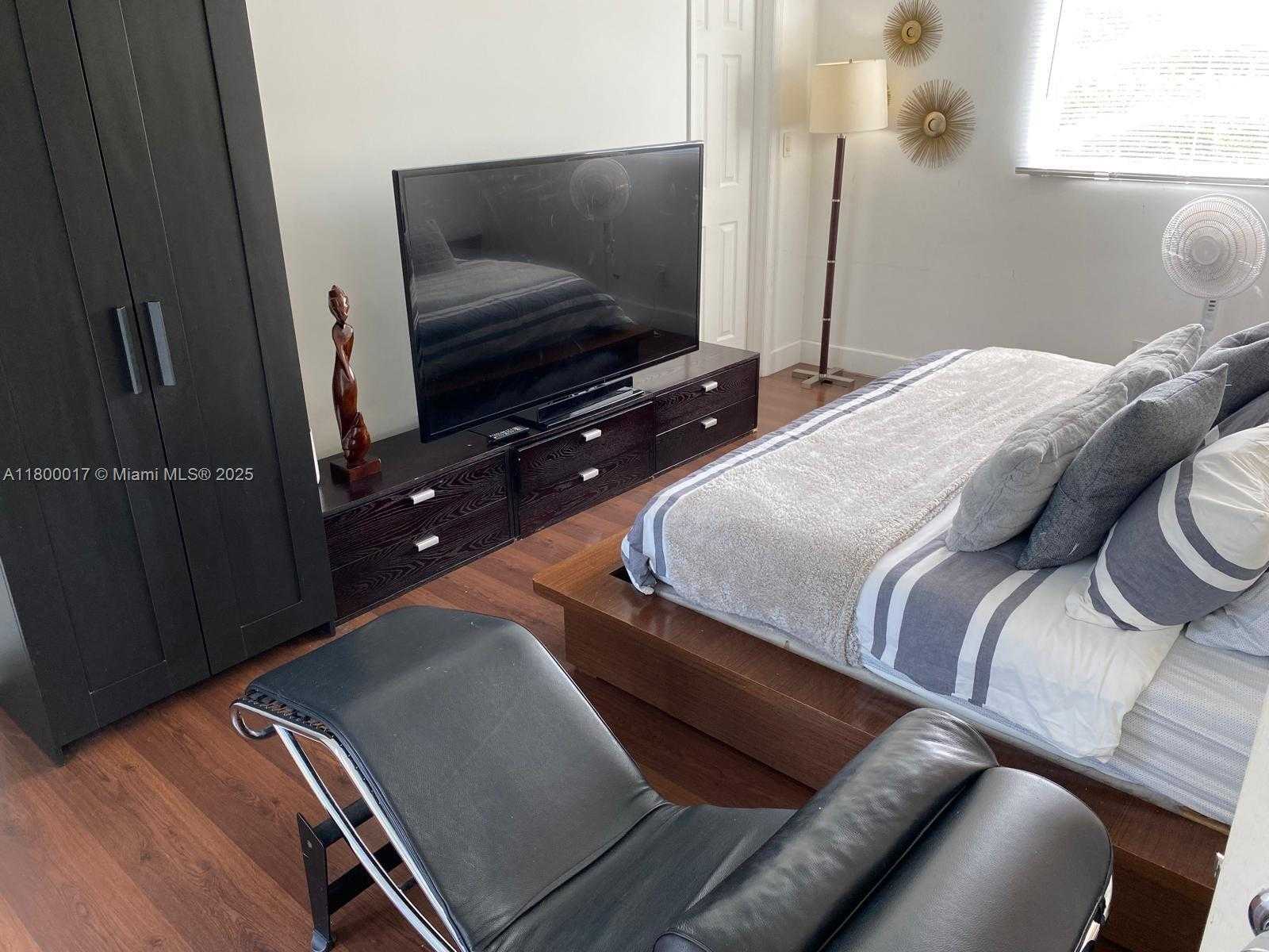 Small Image of 1103 WASHINGTON ST, Hollywood Number 22