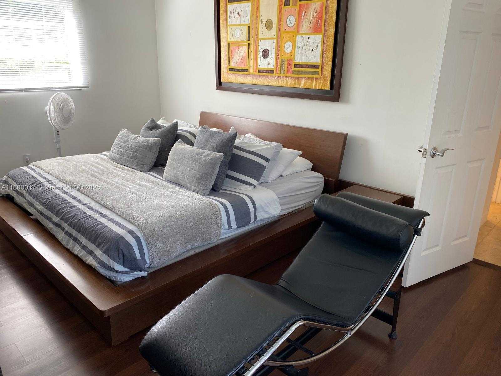 Small Image of 1103 WASHINGTON ST, Hollywood Number 23