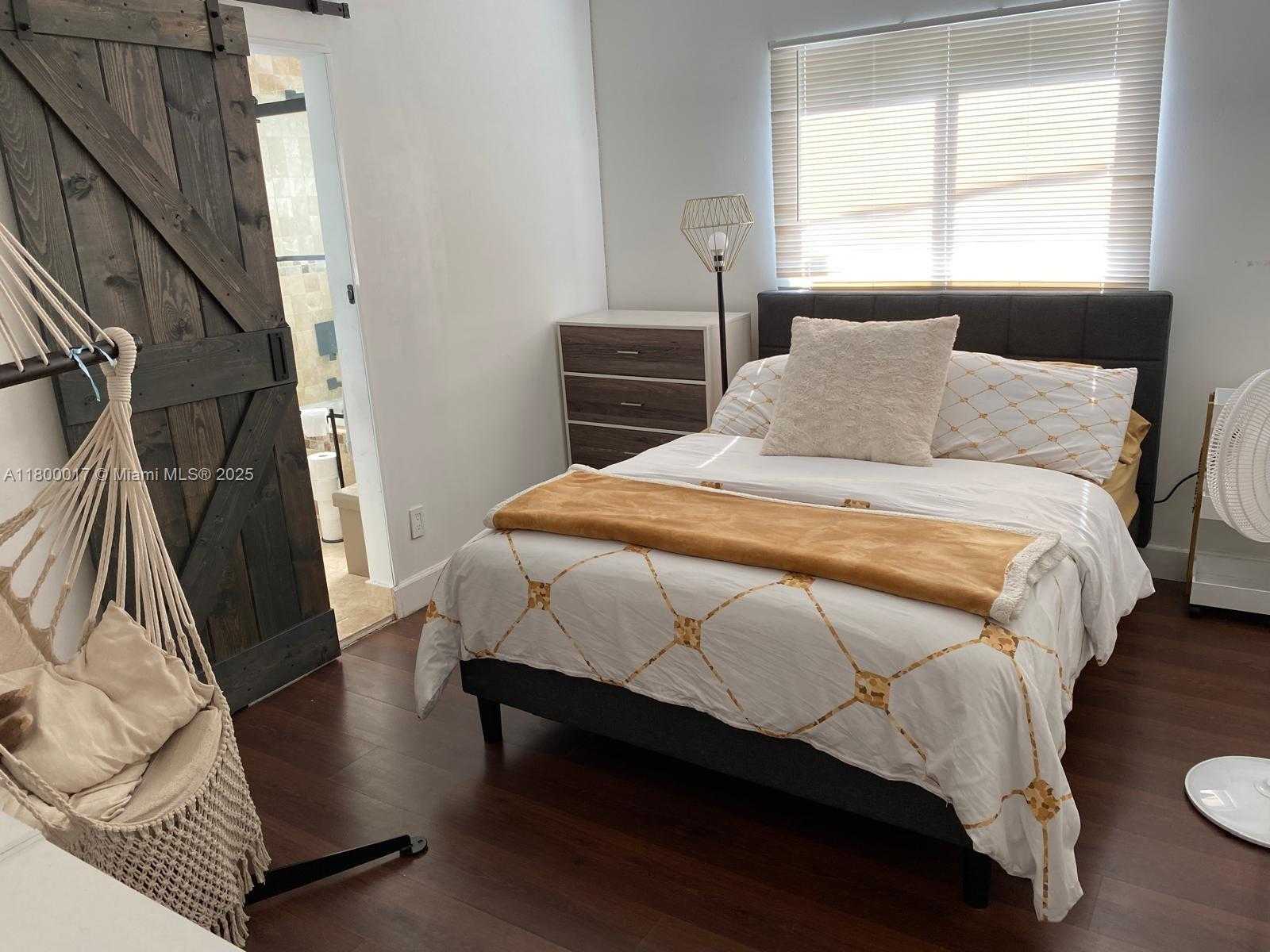 Small Image of 1103 WASHINGTON ST, Hollywood Number 26