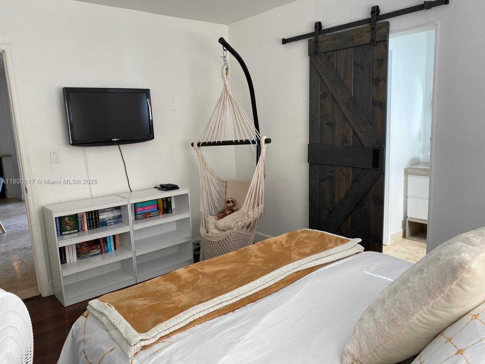 Small Image of 1103 WASHINGTON ST, Hollywood Number 27