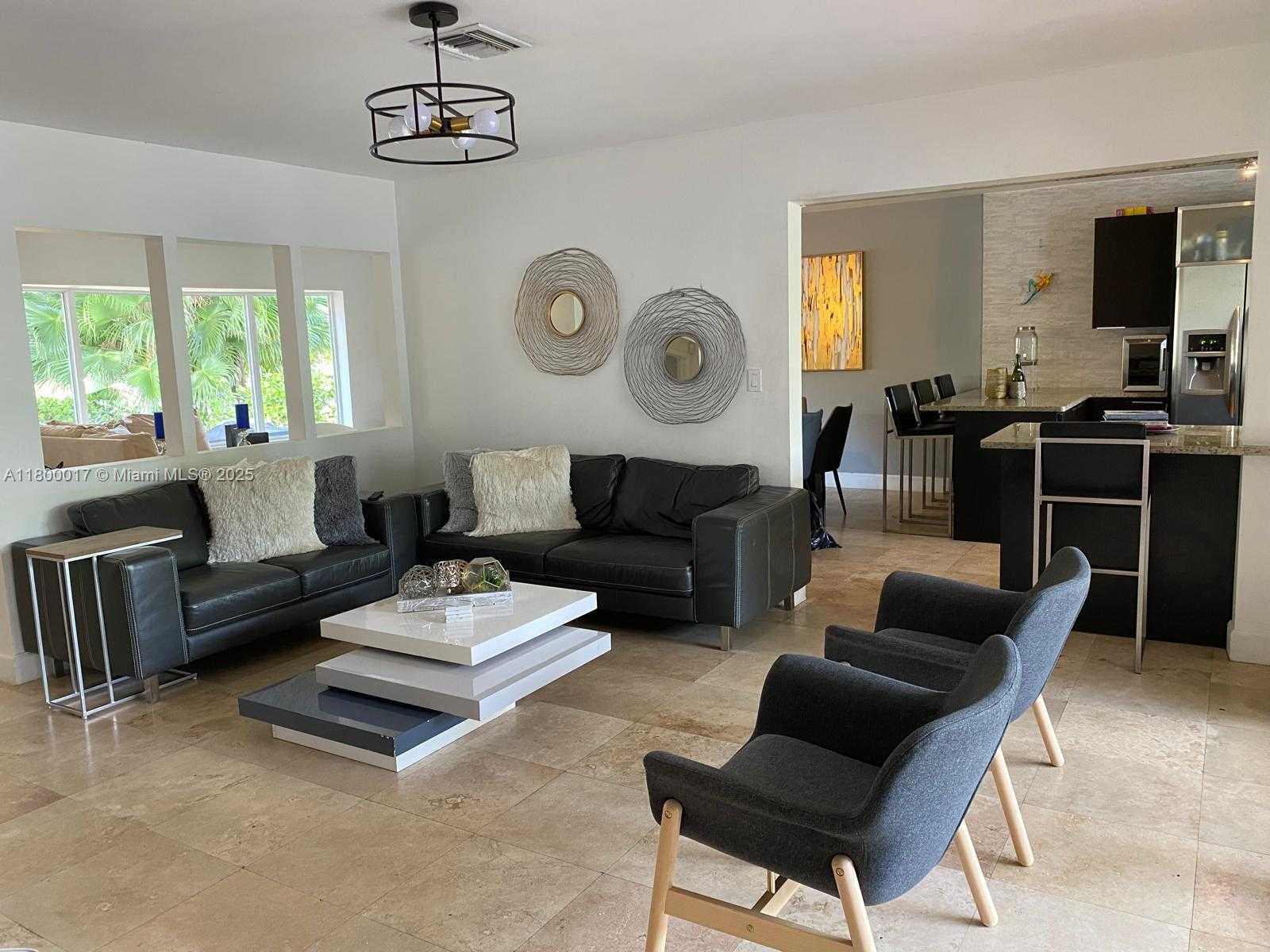 Small Image of 1103 WASHINGTON ST, Hollywood Number 3