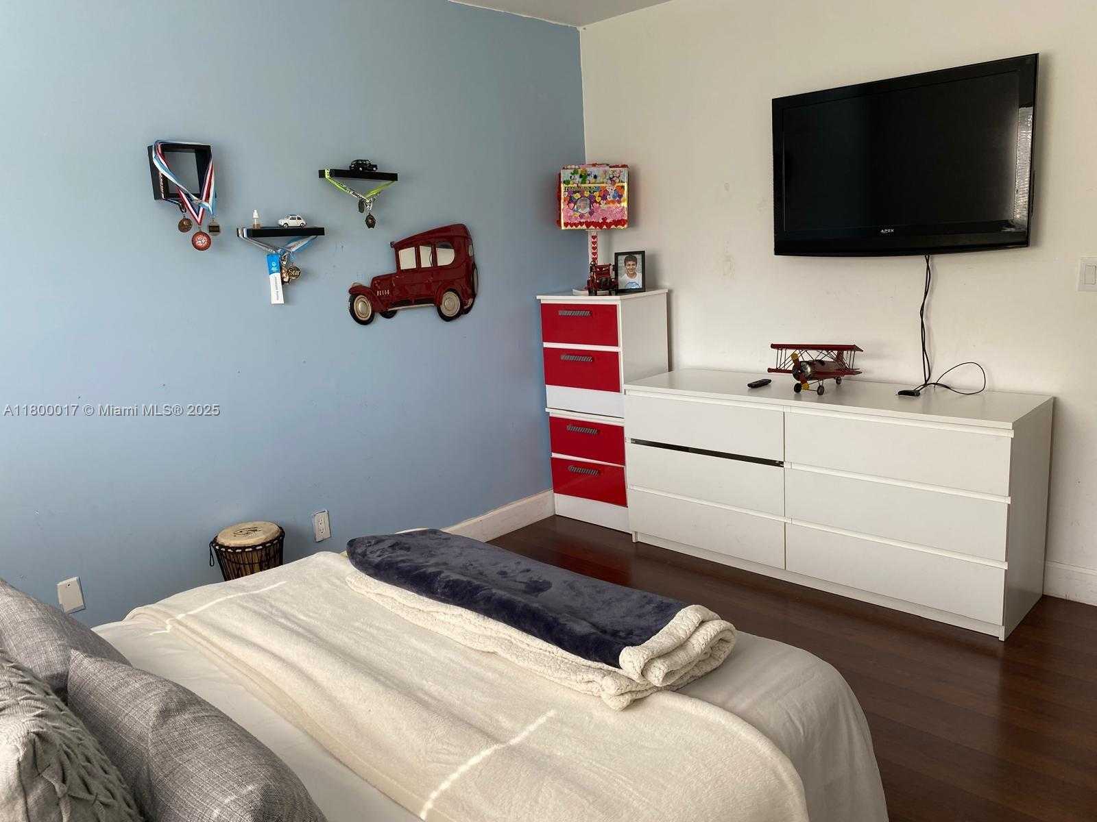 Small Image of 1103 WASHINGTON ST, Hollywood Number 32