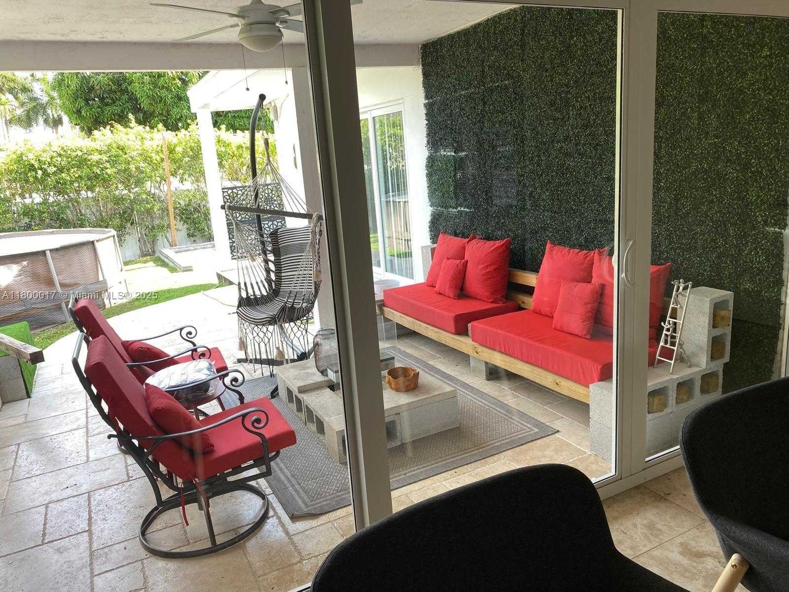 Small Image of 1103 WASHINGTON ST, Hollywood Number 33