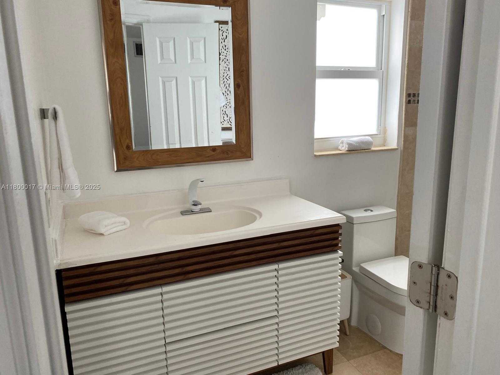 Small Image of 1103 WASHINGTON ST, Hollywood Number 34