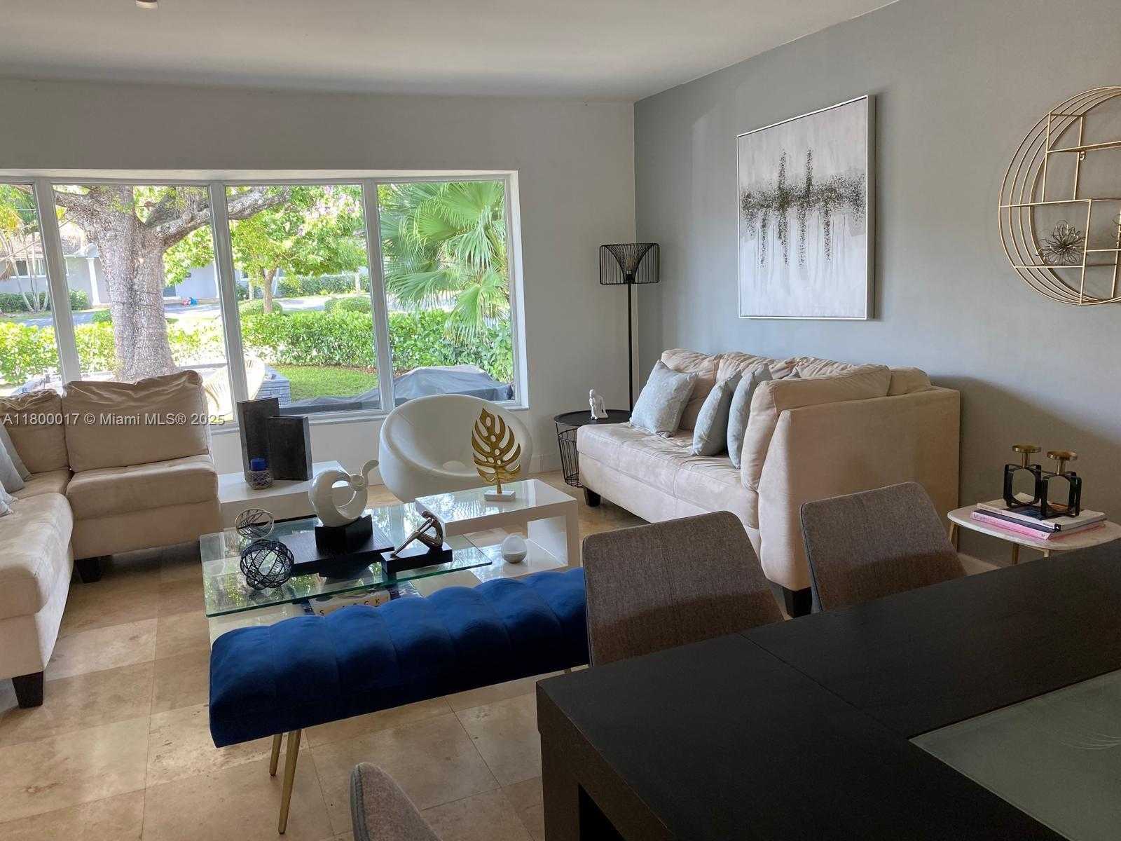 Small Image of 1103 WASHINGTON ST, Hollywood Number 9