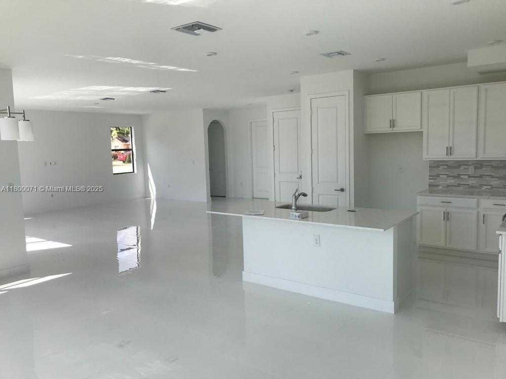 Small Image of 23595 SOUTH WEST 108TH CT, Homestead Number 15