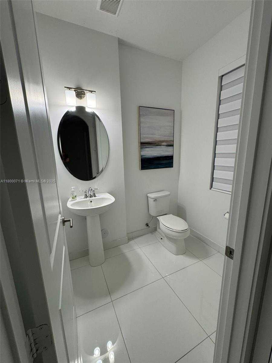 Small Image of 23595 SOUTH WEST 108TH CT, Homestead Number 24