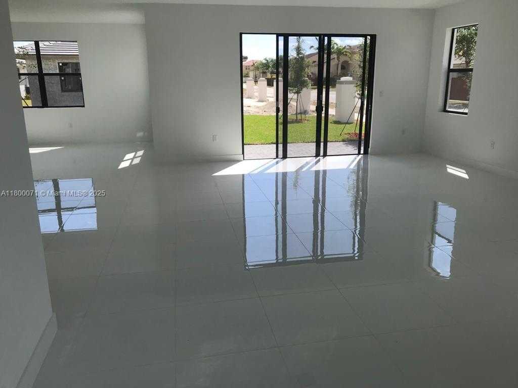 Small Image of 23595 SOUTH WEST 108TH CT, Homestead Number 8