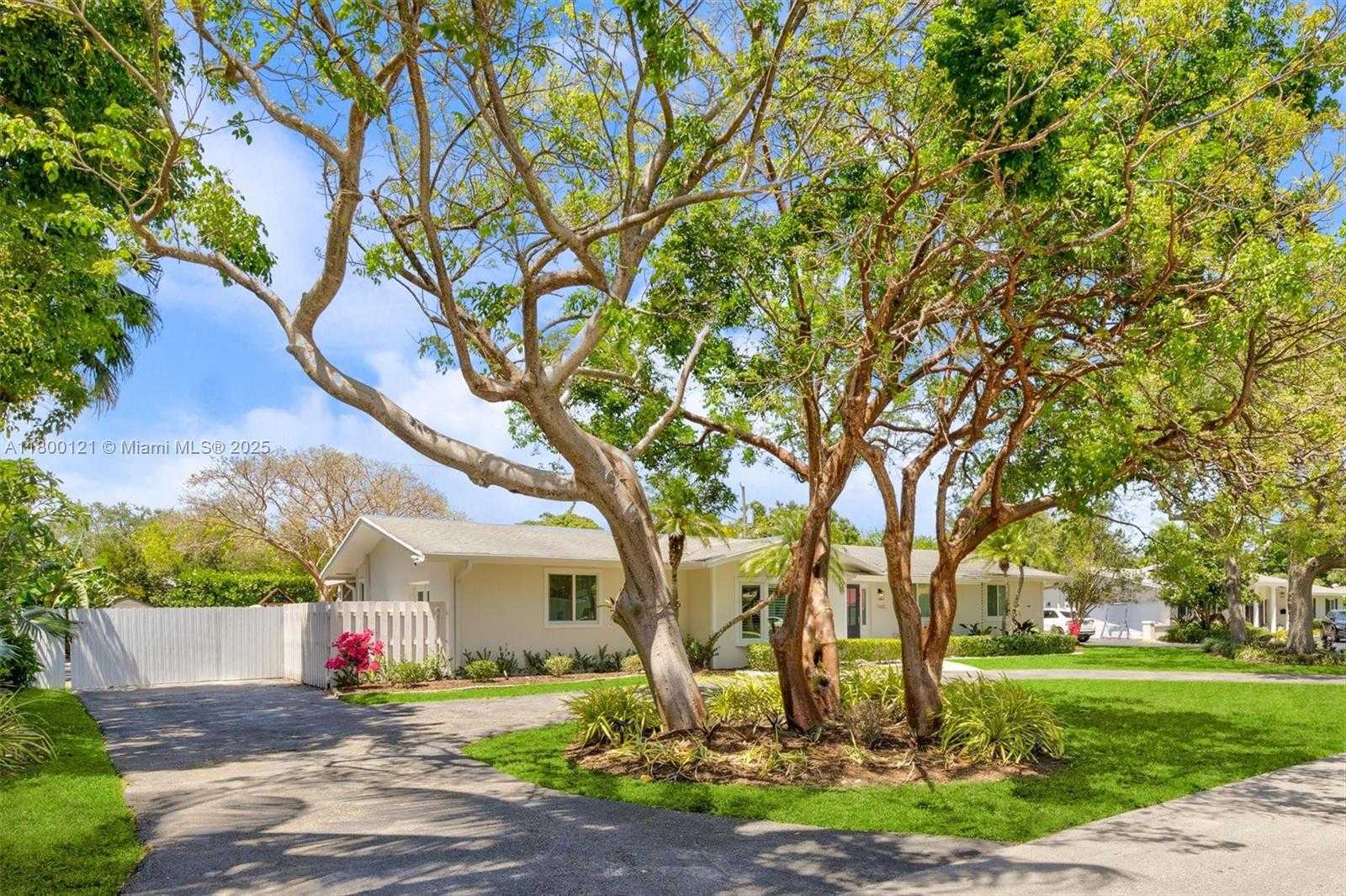 Small Image of 7485 SOUTH WEST 159TH TER, Palmetto Bay Number 2