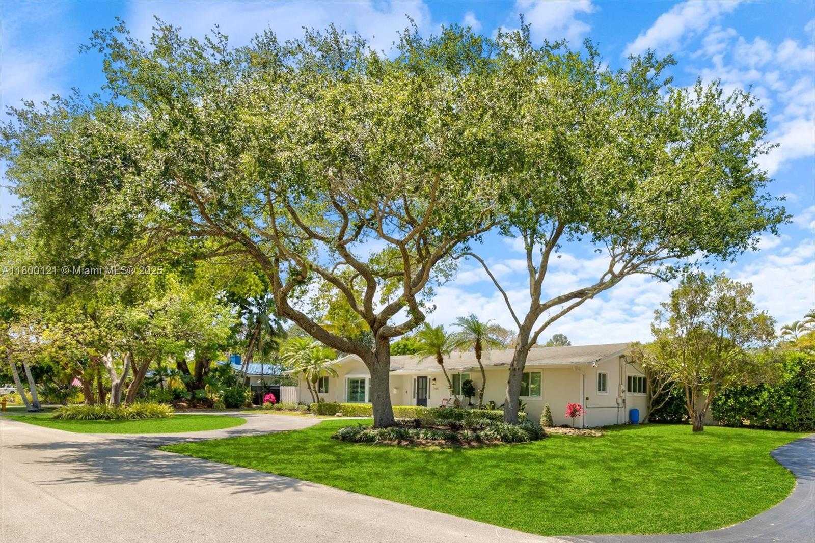 Small Image of 7485 SOUTH WEST 159TH TER, Palmetto Bay Number 3