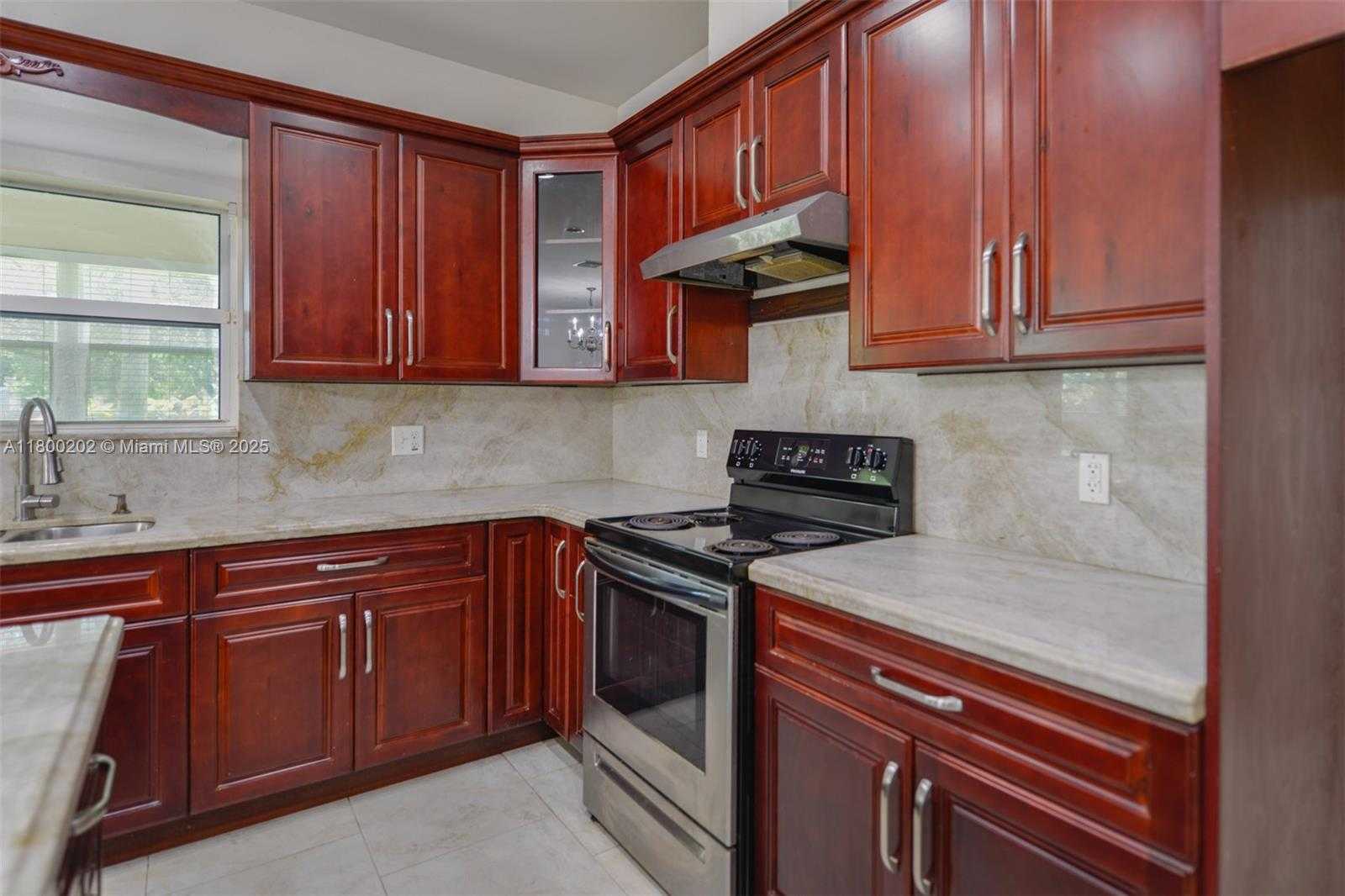 Small Image of 611 SOUTH WEST 8TH ST, Hallandale Beach Number 10