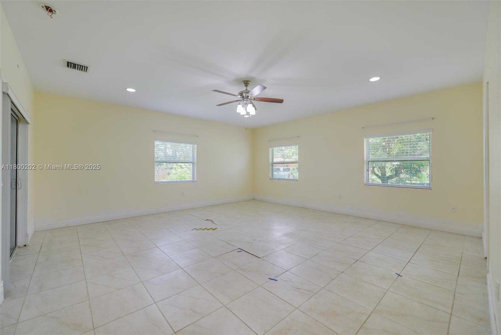 Small Image of 611 SOUTH WEST 8TH ST, Hallandale Beach Number 14