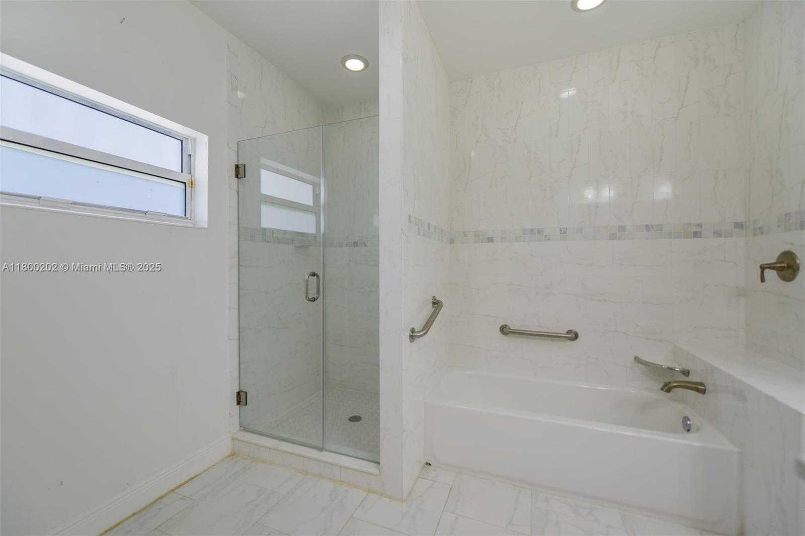Small Image of 611 SOUTH WEST 8TH ST, Hallandale Beach Number 17