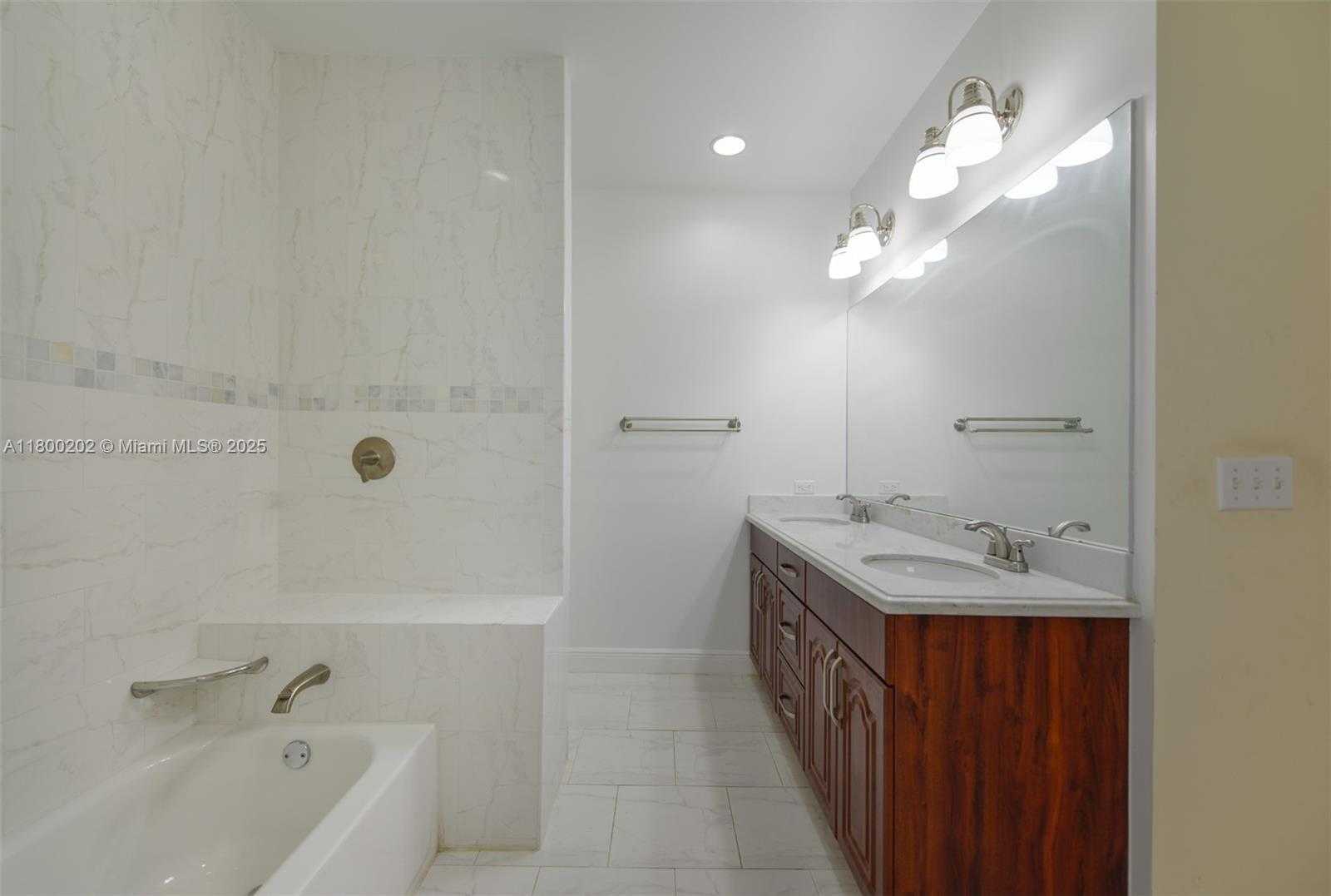 Small Image of 611 SOUTH WEST 8TH ST, Hallandale Beach Number 19