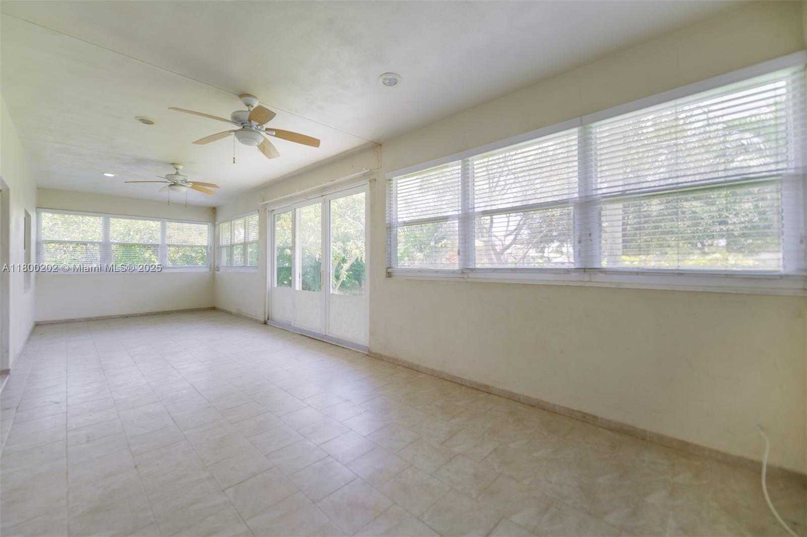 Small Image of 611 SOUTH WEST 8TH ST, Hallandale Beach Number 21