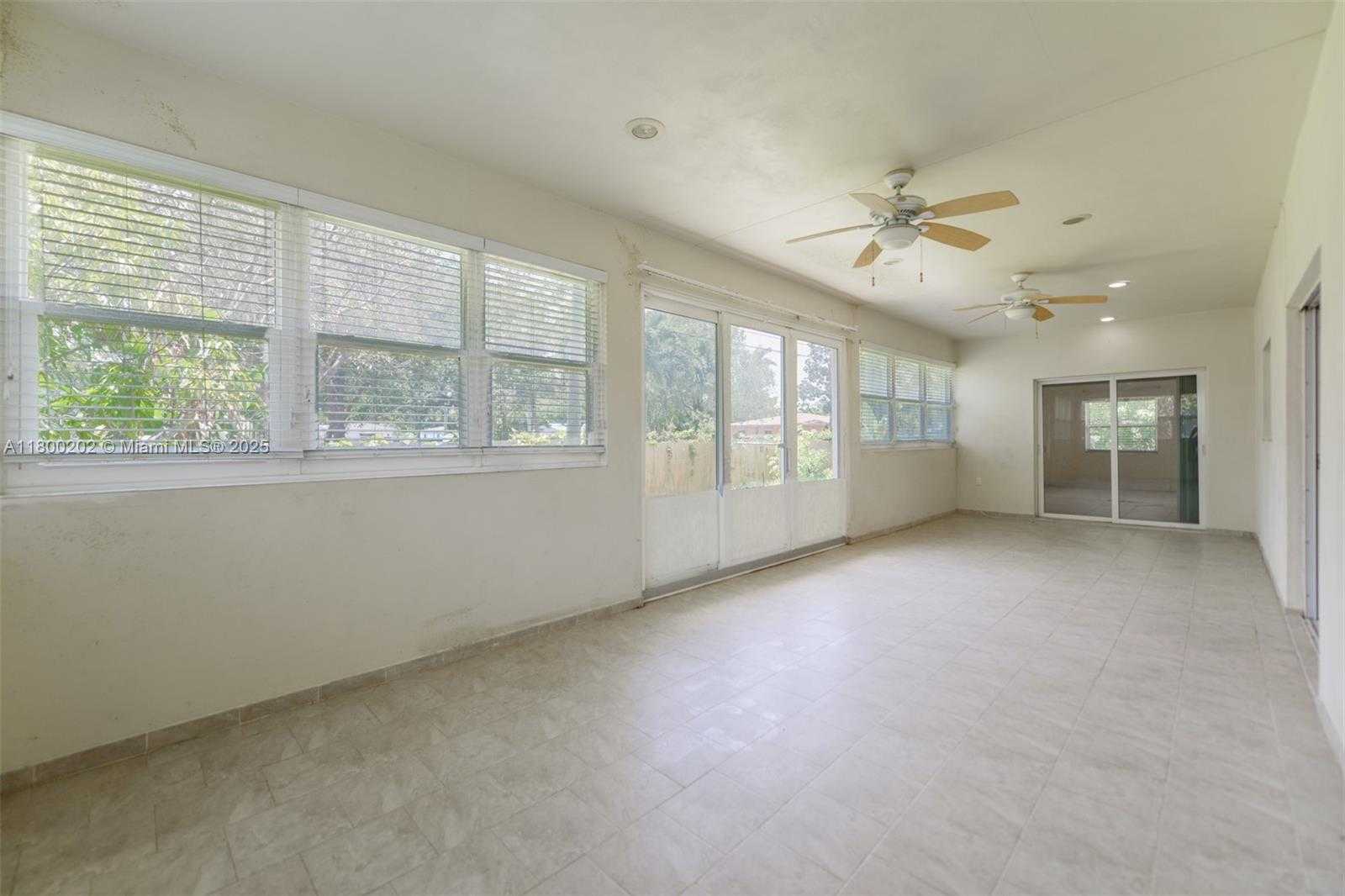 Small Image of 611 SOUTH WEST 8TH ST, Hallandale Beach Number 22