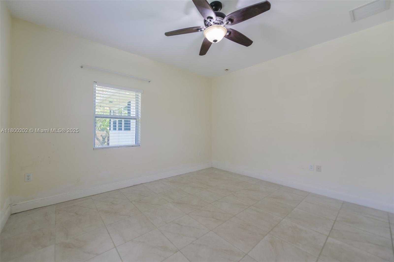 Small Image of 611 SOUTH WEST 8TH ST, Hallandale Beach Number 31