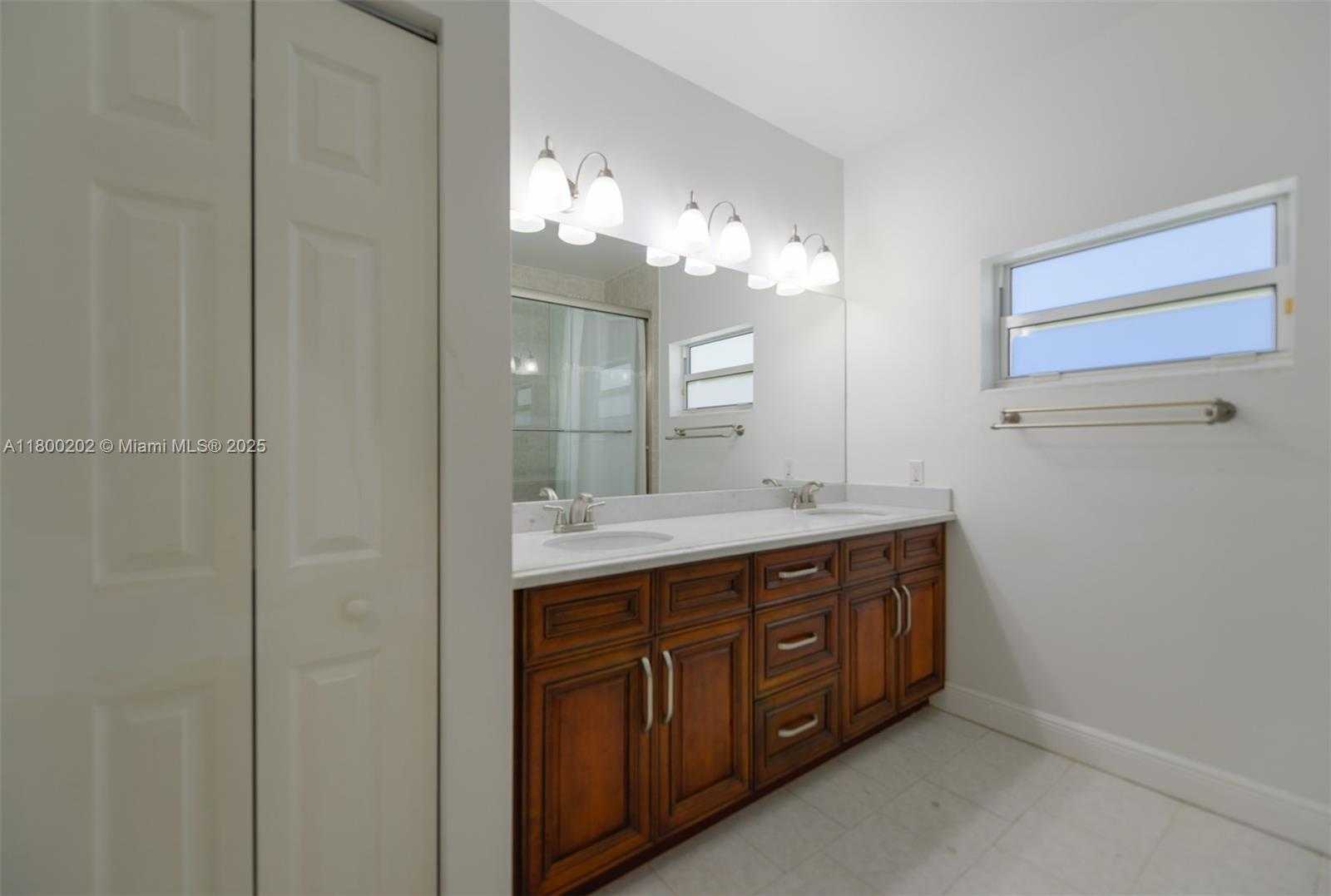 Small Image of 611 SOUTH WEST 8TH ST, Hallandale Beach Number 32