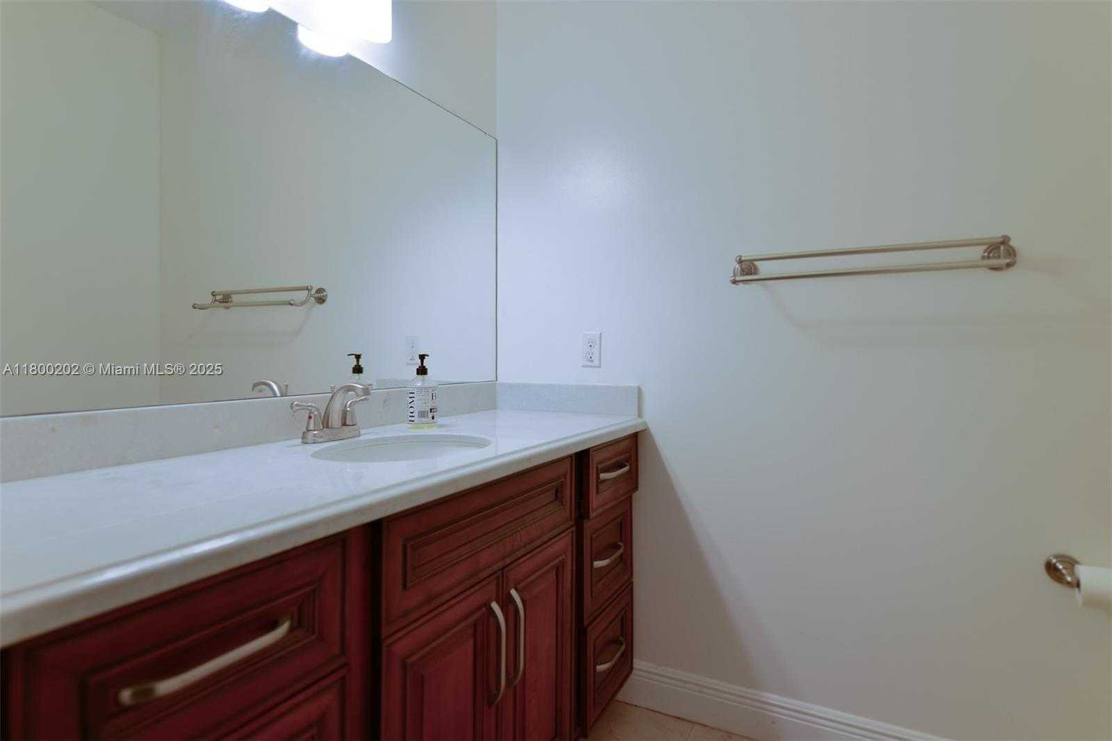 Small Image of 611 SOUTH WEST 8TH ST, Hallandale Beach Number 37