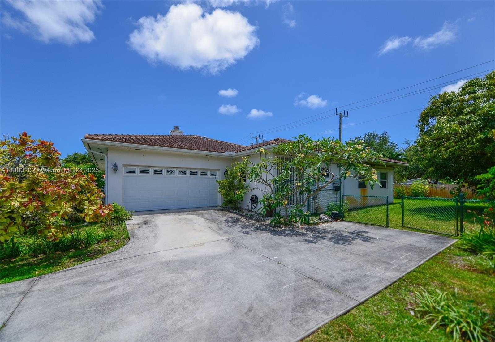 Small Image of 611 SOUTH WEST 8TH ST, Hallandale Beach Number 39