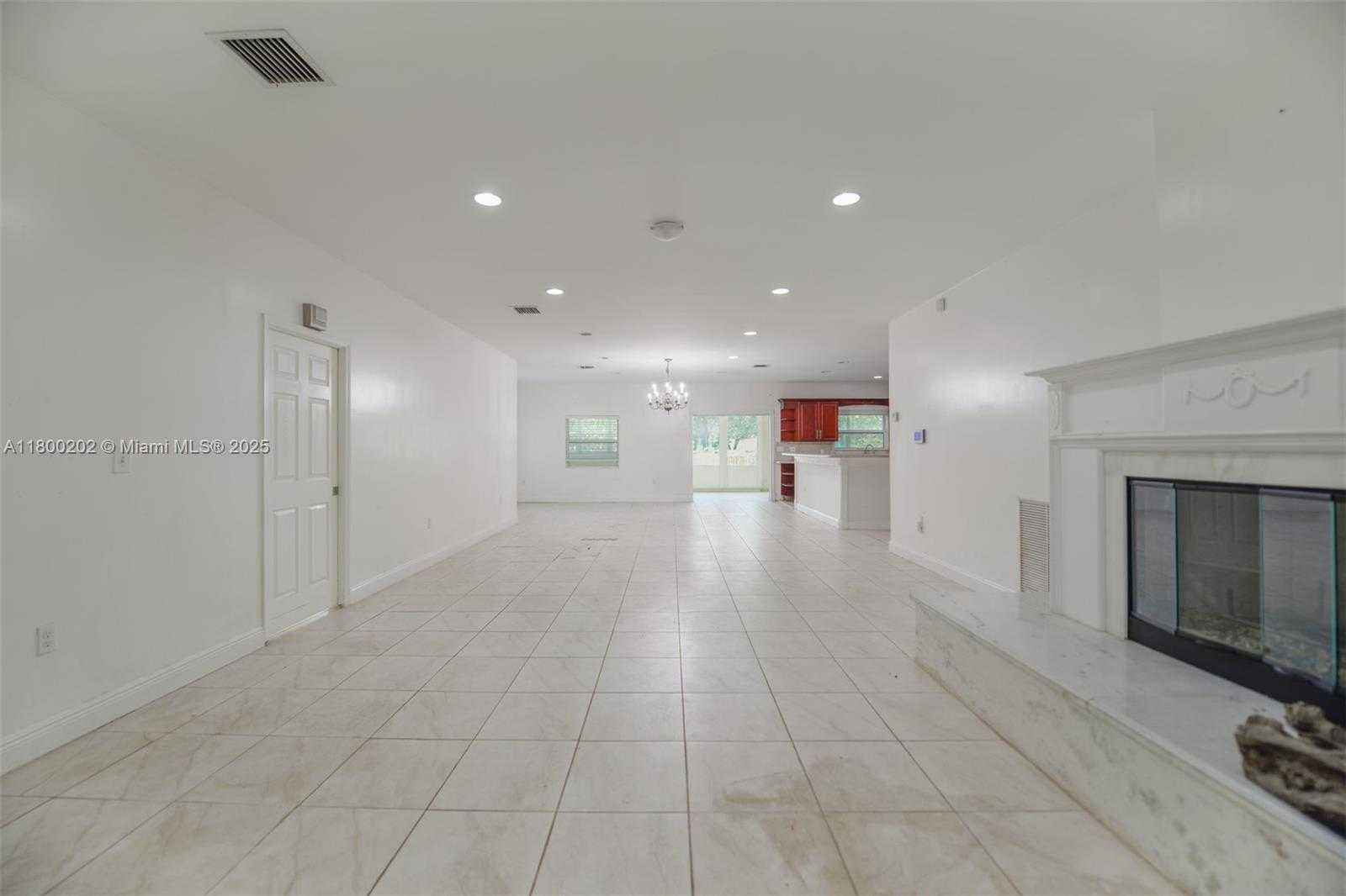 Small Image of 611 SOUTH WEST 8TH ST, Hallandale Beach Number 4