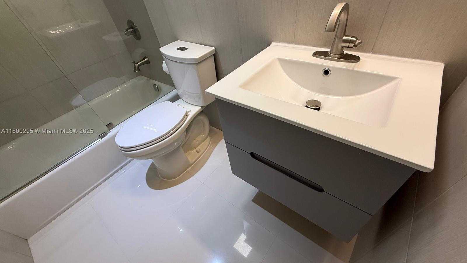 Small Image of 5412 NORTH WEST 192ND LN, Miami Gardens Number 6