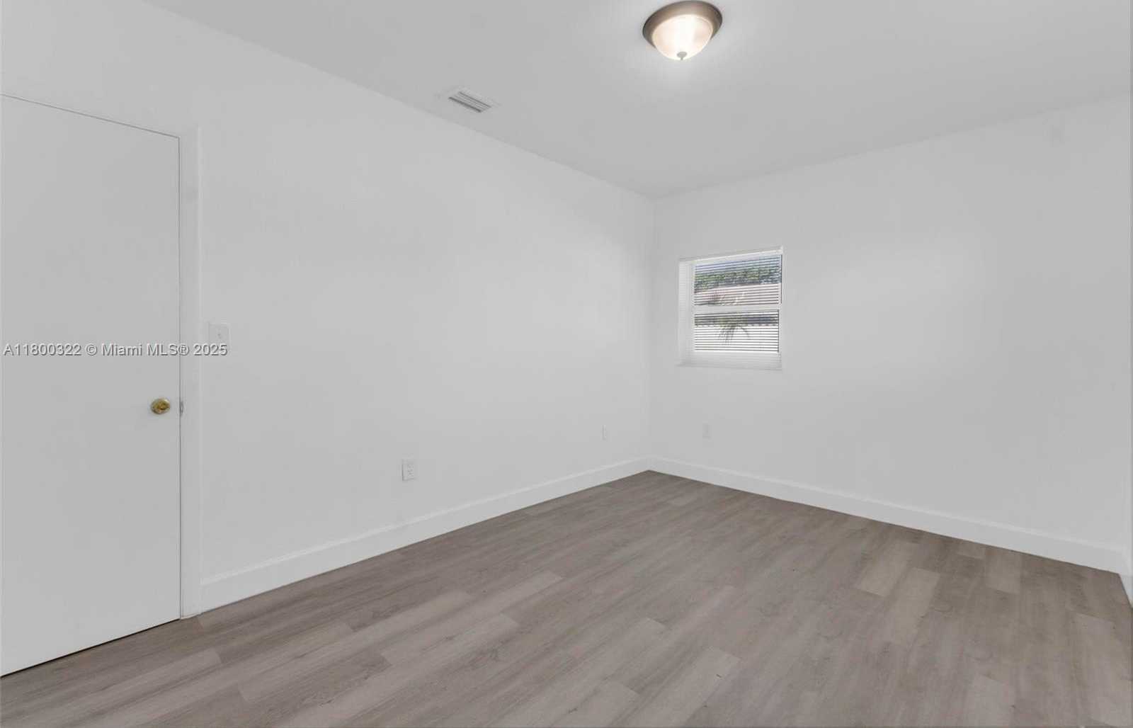 Small Image of 3051 NORTH WEST 77TH ST, Miami Number 10