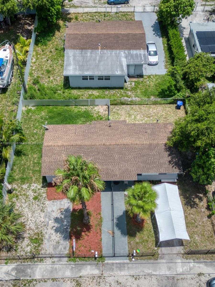 Small Image of 3051 NORTH WEST 77TH ST, Miami Number 2